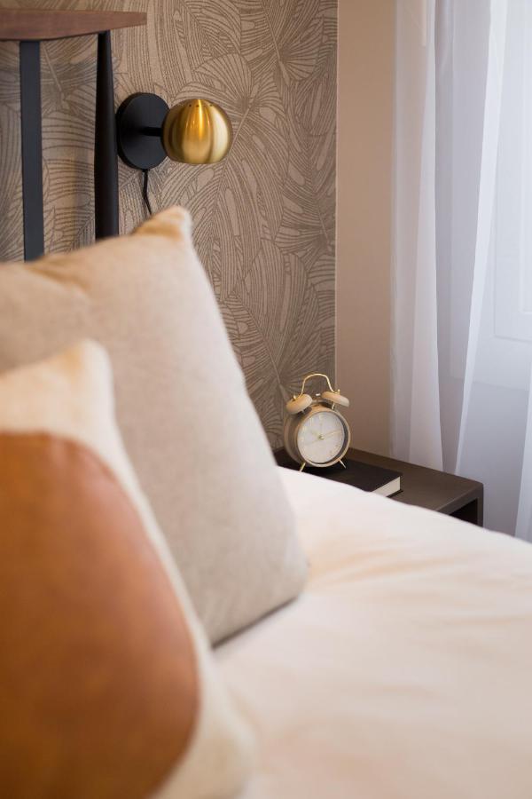 Romantic Studio In The Heart Of Little Italy By Den Stays Montreal Exterior foto